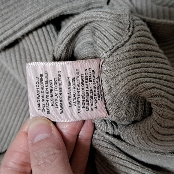 Philosophy Dolman Sleeve Cropped Sweater - Picture 6 of 7